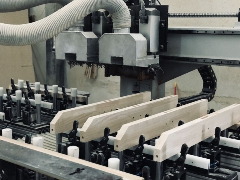 โรงงานผลิตไม้ยางพาราอัดประสาน